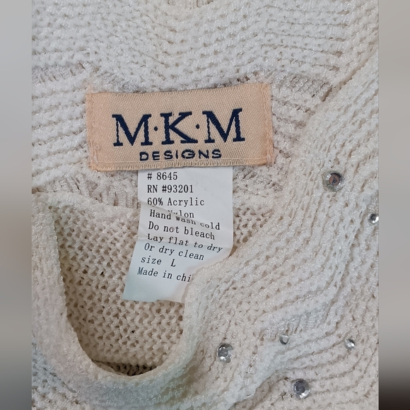 MKM Designs Ladies White Crochet Fringed Tank Top w/ Rhinestone Details Sz L - Picture 2 of 10